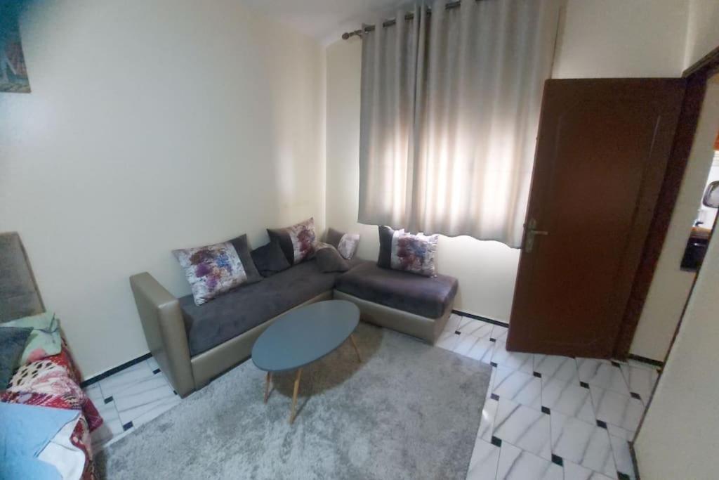 Appartement Au Centre De Tanger Nejma Exterior foto